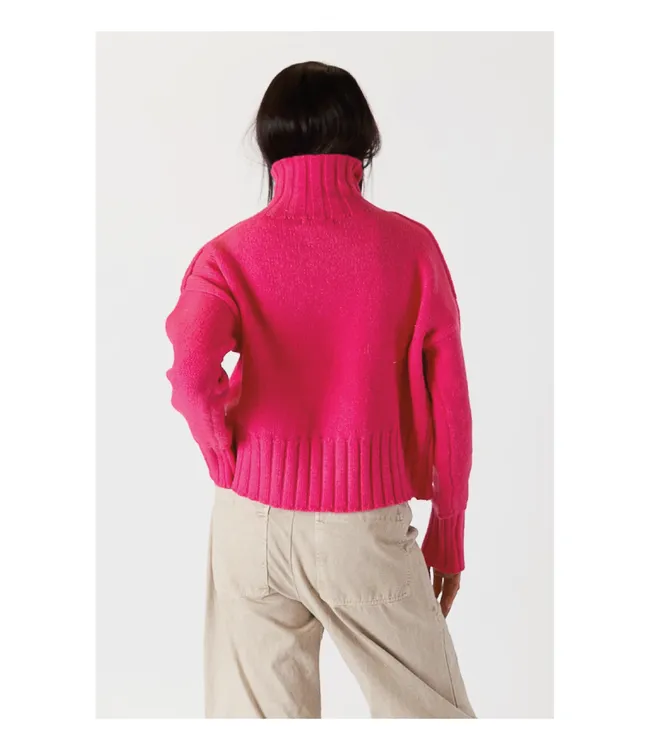 Classic Sweater With Ribbed Details