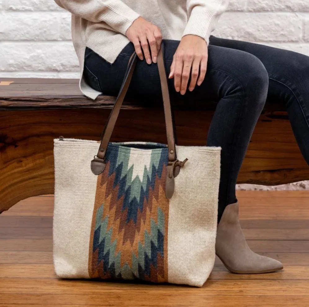 Equinox Tote