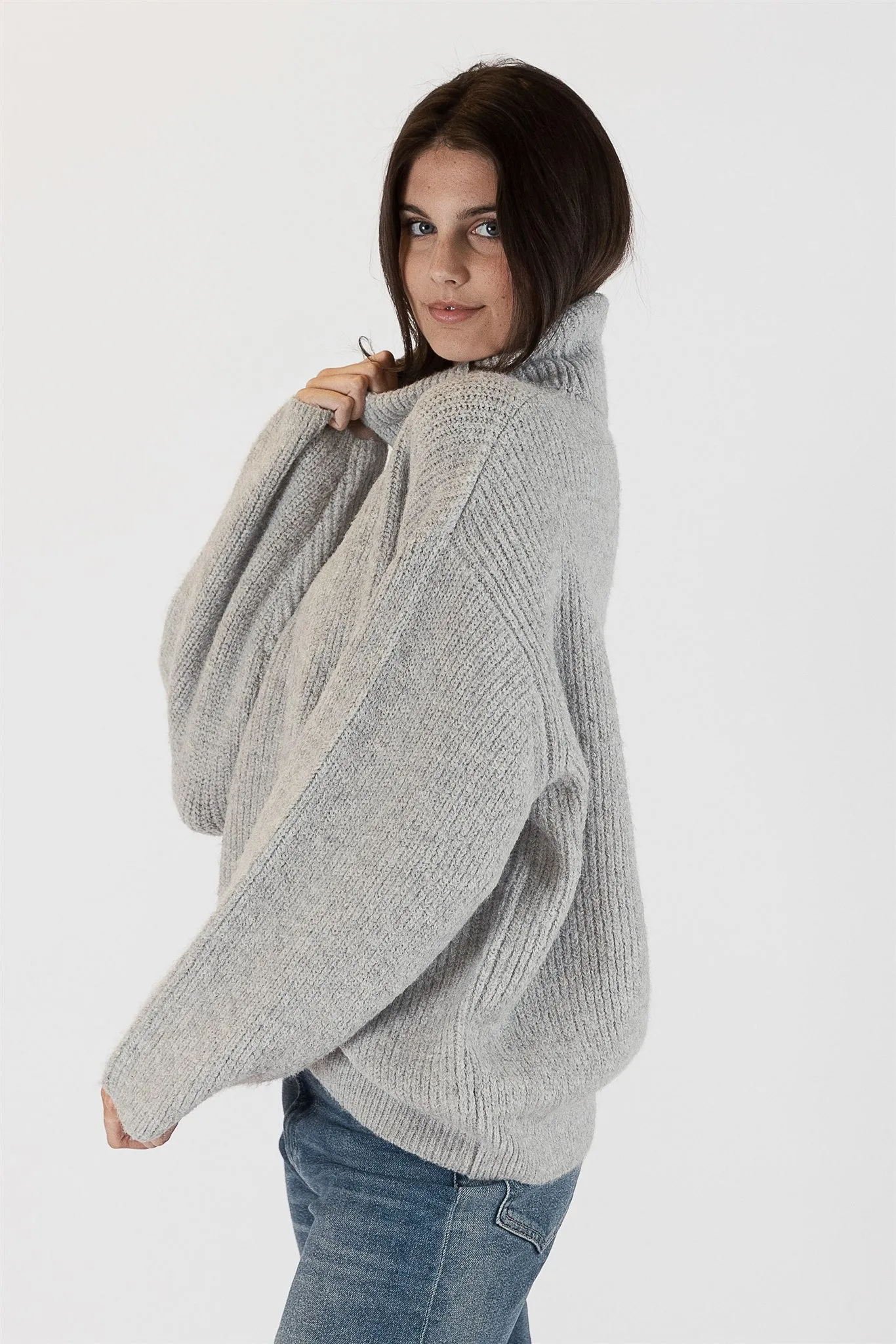 Ribbed Mockneck Sweater (2 colors)