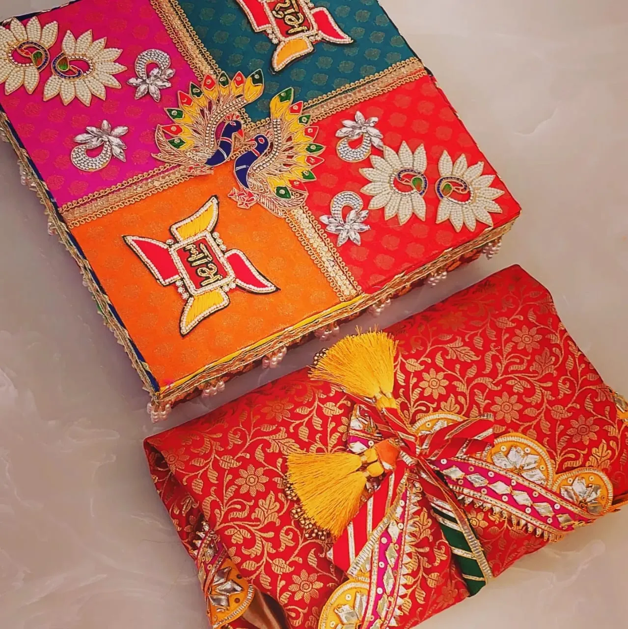 Wrapon for the Holy book Bhagvad Gita with Decorated  Box Packing-MK001HB